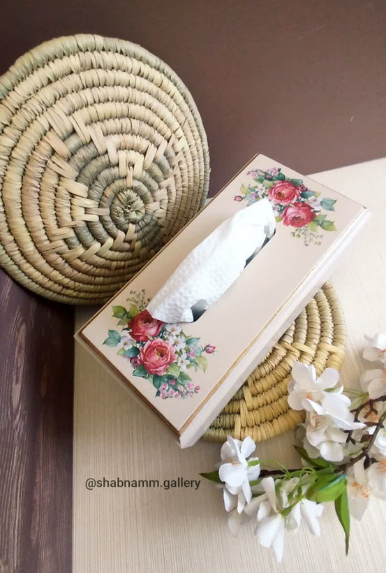 جادستمالی چوبی دستساز؛ ترکیب هنر پتینه و دکوپاژ مخصوص دکوراسیون خاص