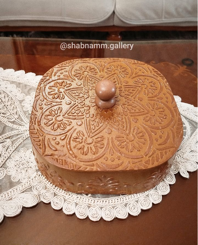شکلاتخوری چوبی دستساز منبتکاری و پتینه طرح نقوش برجسته اسلیمی