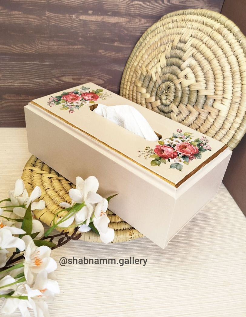 جا دستمال‌کاغذی چوبی دست‌ساز پتینه و دکوپاژ طرح بوته گل رز
